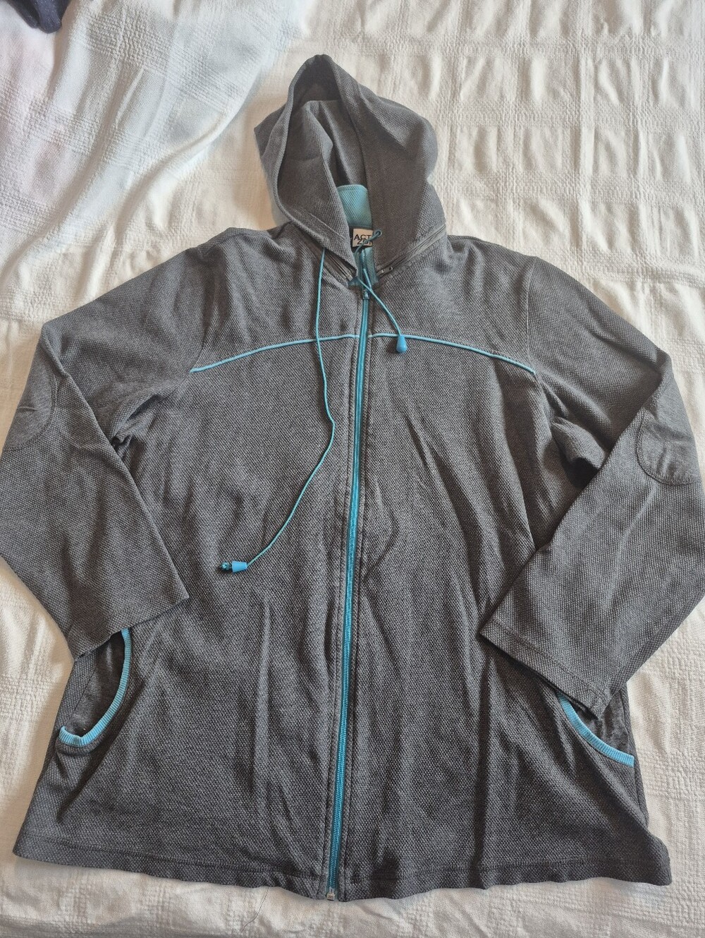 Penningtons women' size X gray hoodie, full front zipper, has pockets VGUC
